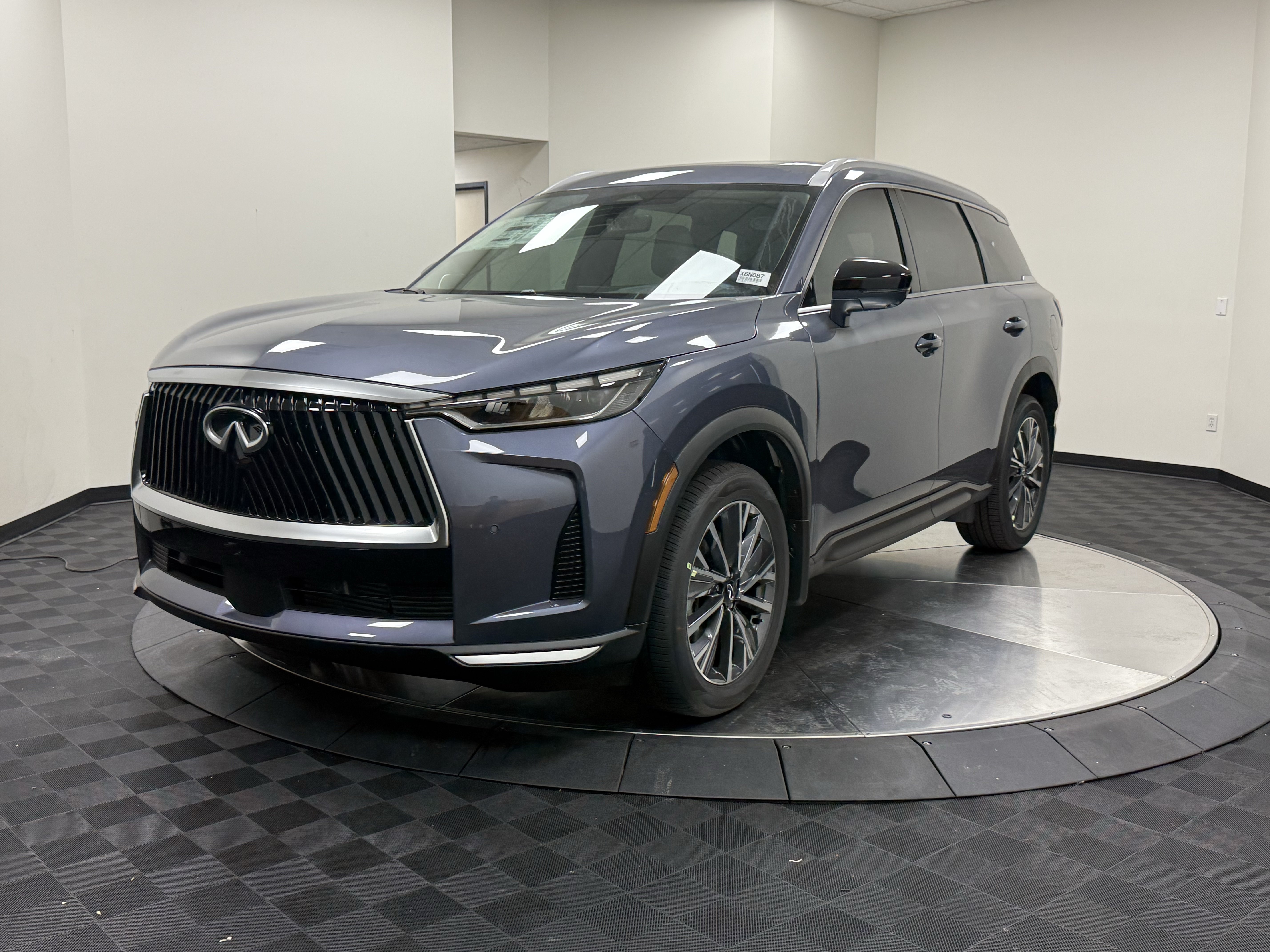 Certified 2027 INFINITI QX60 Luxe w/ Cargo Package FWD image 3