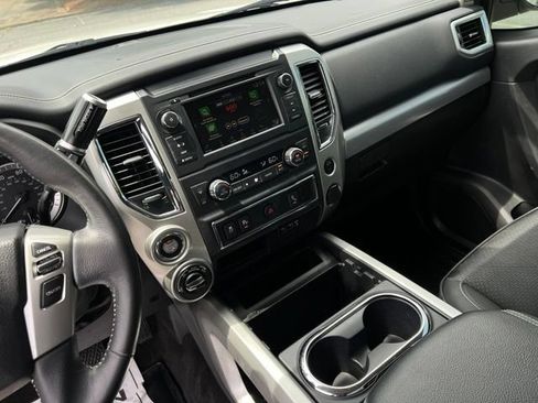 Used 2019 Nissan Titan PRO-4X AWD/4WD image 34