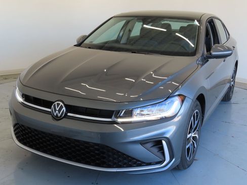 New 2026 Volkswagen Jetta SE FWD image 9