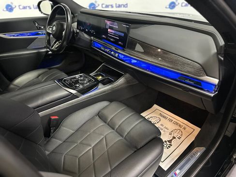 Used 2024 BMW i7 xDrive60 AWD/4WD image 30