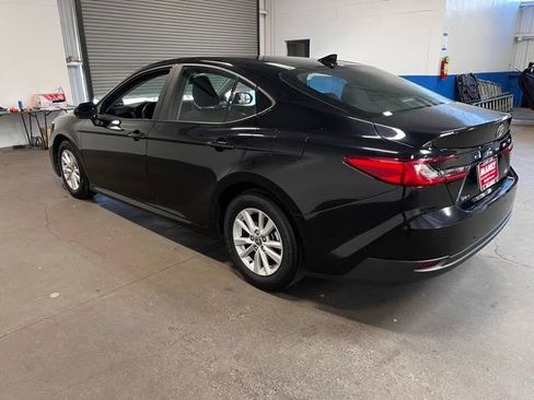 Used 2025 Toyota Camry LE FWD image 5
