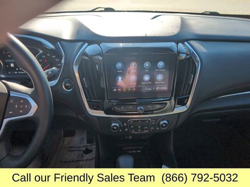Used 2023 Chevrolet Traverse RS image 18