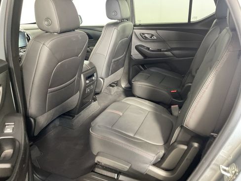 Used 2023 Chevrolet Traverse RS FWD image 19