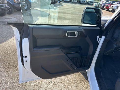 Used 2025 Ford Bronco Big Bend image 13