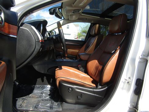 Used 2012 Jeep Grand Cherokee Overland image 12