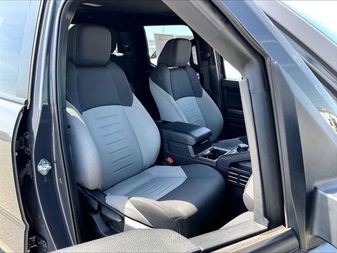 Used 2025 Toyota Tacoma TRD Sport AWD/4WD image 11