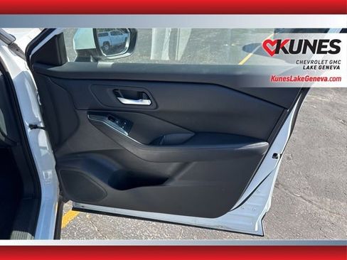 Used 2024 Nissan Rogue SV image 21