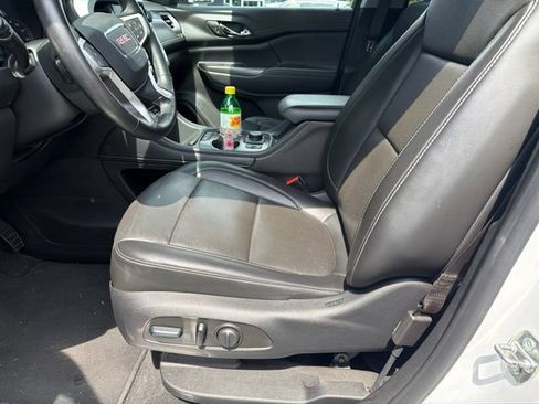 Used 2023 GMC Acadia SLT FWD image 12