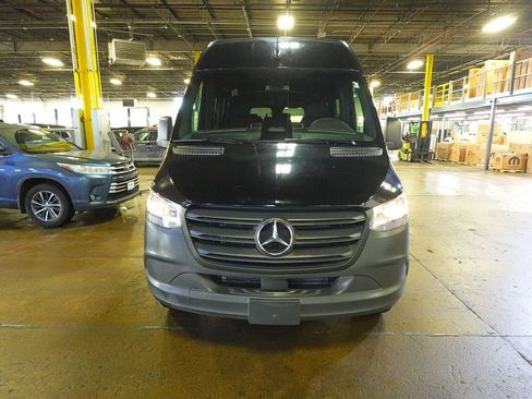 Used 2025 Mercedes-Benz Sprinter 2500 image 2