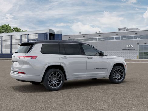New 2026 Jeep Grand Cherokee L Summit w/ Obsidian Package AWD/4WD image 16