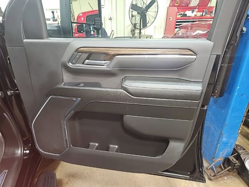 Used 2024 Chevrolet Silverado 2500 LT AWD/4WD image 32