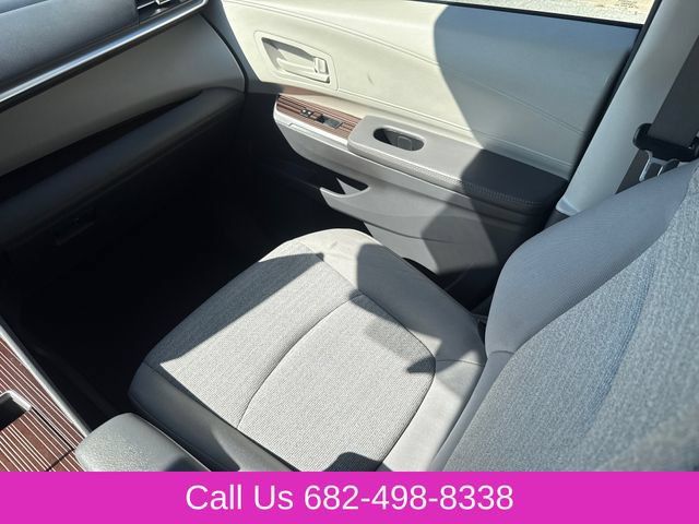 Used 2023 Toyota Sienna LE FWD image 16
