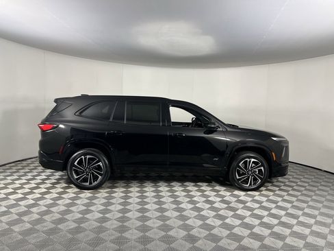 Used 2025 Buick Enclave Sport Touring image 5