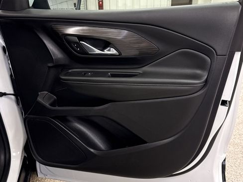 Used 2024 GMC Terrain SLE image 18