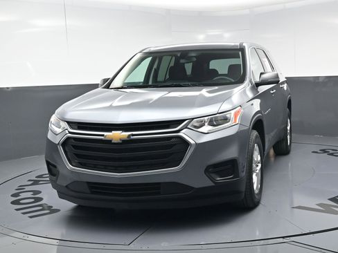 Used 2021 Chevrolet Traverse LS image 11
