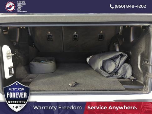 Used 2023 Jeep Wrangler Unlimited w/ Cold Weather Group AWD/4WD image 28