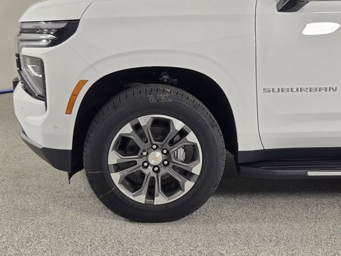 New 2026 Chevrolet Suburban LT w/ Comfort Package RWD image 9