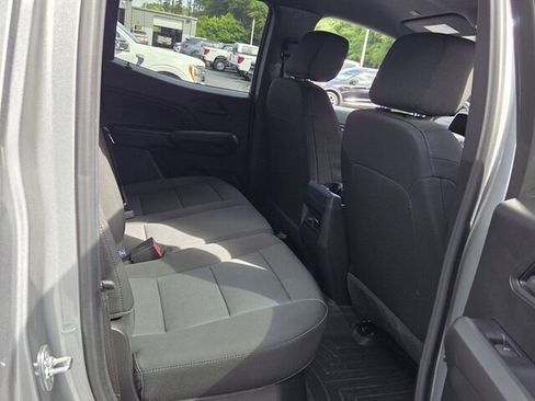 Used 2025 Chevrolet Colorado W/T RWD image 16