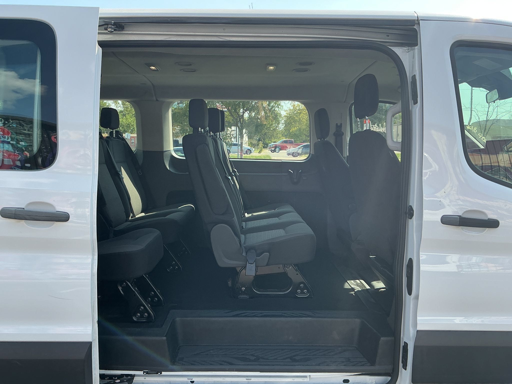Used 2024 Ford Transit 350 XLT RWD image 7