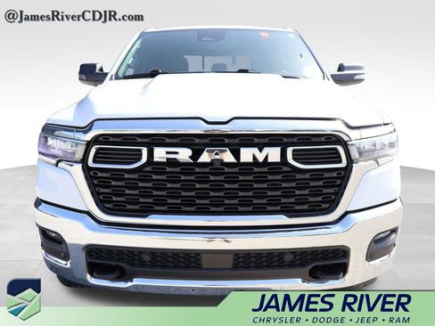 Used 2025 RAM 1500 Big Horn AWD/4WD image 7