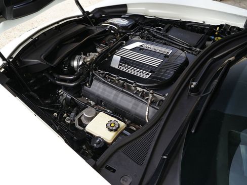 Used 2015 Chevrolet Corvette Z06 w/ 3LZ Preferred Equipment Group image 29