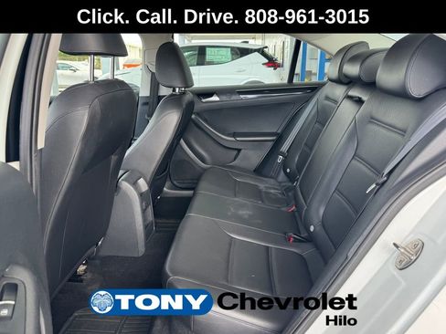 Used 2016 Volkswagen Jetta SEL w/ Lighting Package FWD image 19