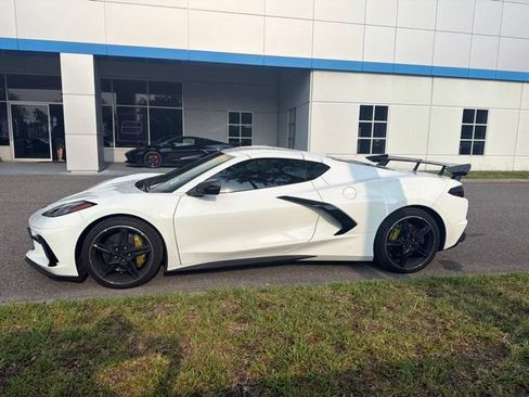 Used 2023 Chevrolet Corvette Stingray Preferred Cpe w/ Z51 Performance Package RWD image 4