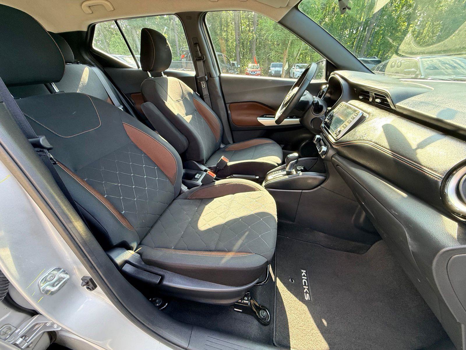 Used 2019 Nissan Kicks SR FWD image 23