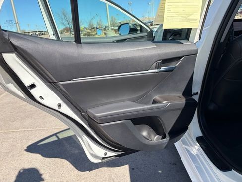 Used 2023 Toyota Camry SE image 17