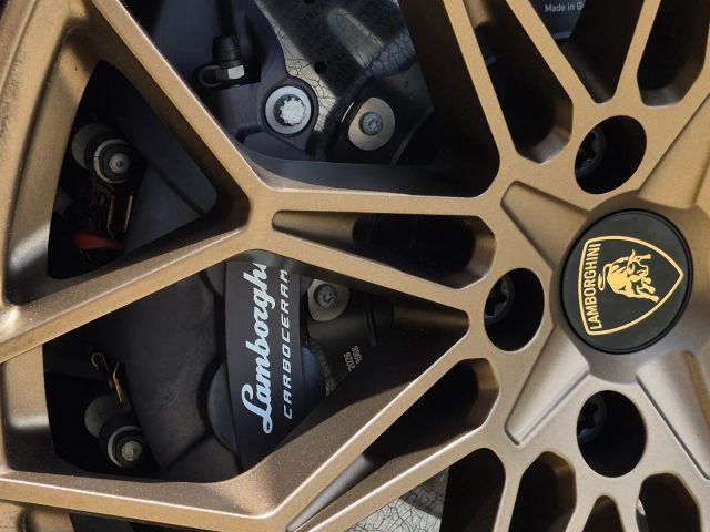 Used 2026 Lamborghini Temerario AWD/4WD image 35