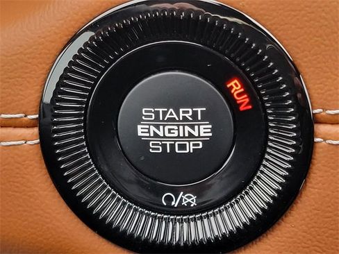 Certified 2024 Jeep Compass Limited image 7