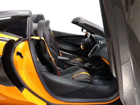 Used 2019 McLaren 570S Spider RWD image 80