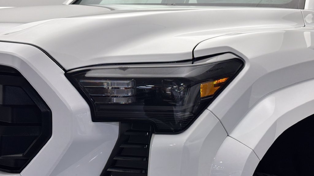 Used 2025 Toyota Tacoma SR5 AWD/4WD image 3
