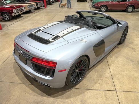 Used 2018 Audi R8 V10 w/ Carbon Exterior Package AWD/4WD image 17