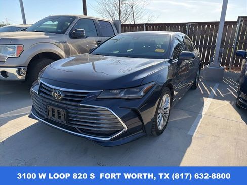 Used 2020 Toyota Avalon Limited image 1