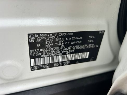 Used 2022 Toyota RAV4 XLE Premium image 10