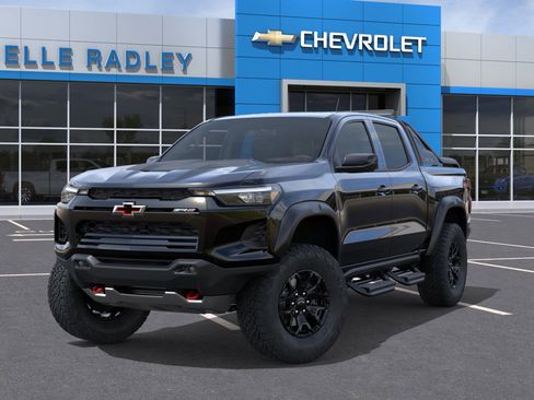 New 2025 Chevrolet Colorado ZR2 w/ Midnight Edition image 32