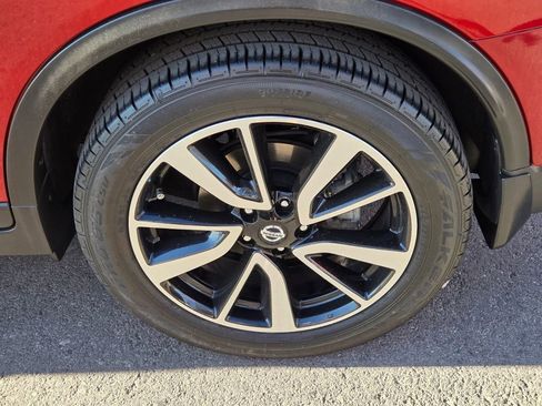 Used 2019 Nissan Rogue SL w/ Premium Package image 10