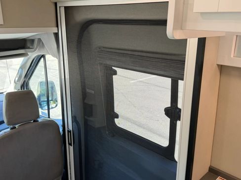 Used 2019 Ford Transit 350 XLT RWD image 28