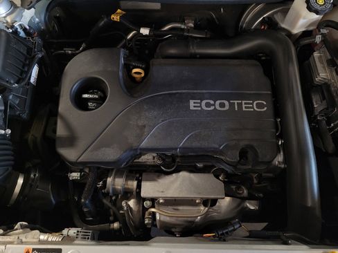Used 2019 Chevrolet Equinox LS FWD image 30