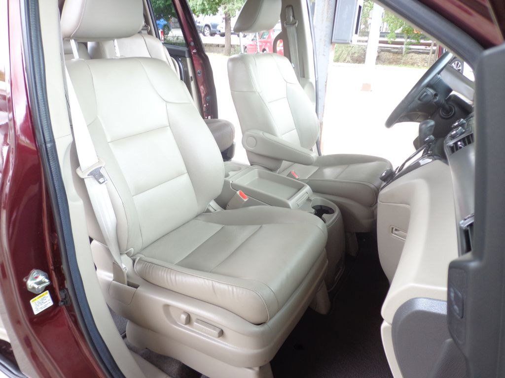 Used 2014 Honda Odyssey Touring image 17