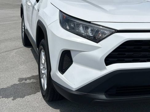 Used 2021 Toyota RAV4 LE AWD/4WD image 13