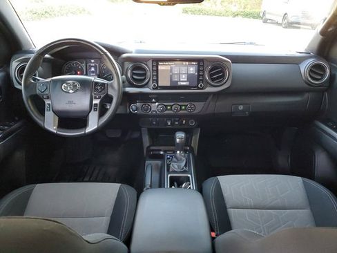 Used 2020 Toyota Tacoma TRD Sport image 13