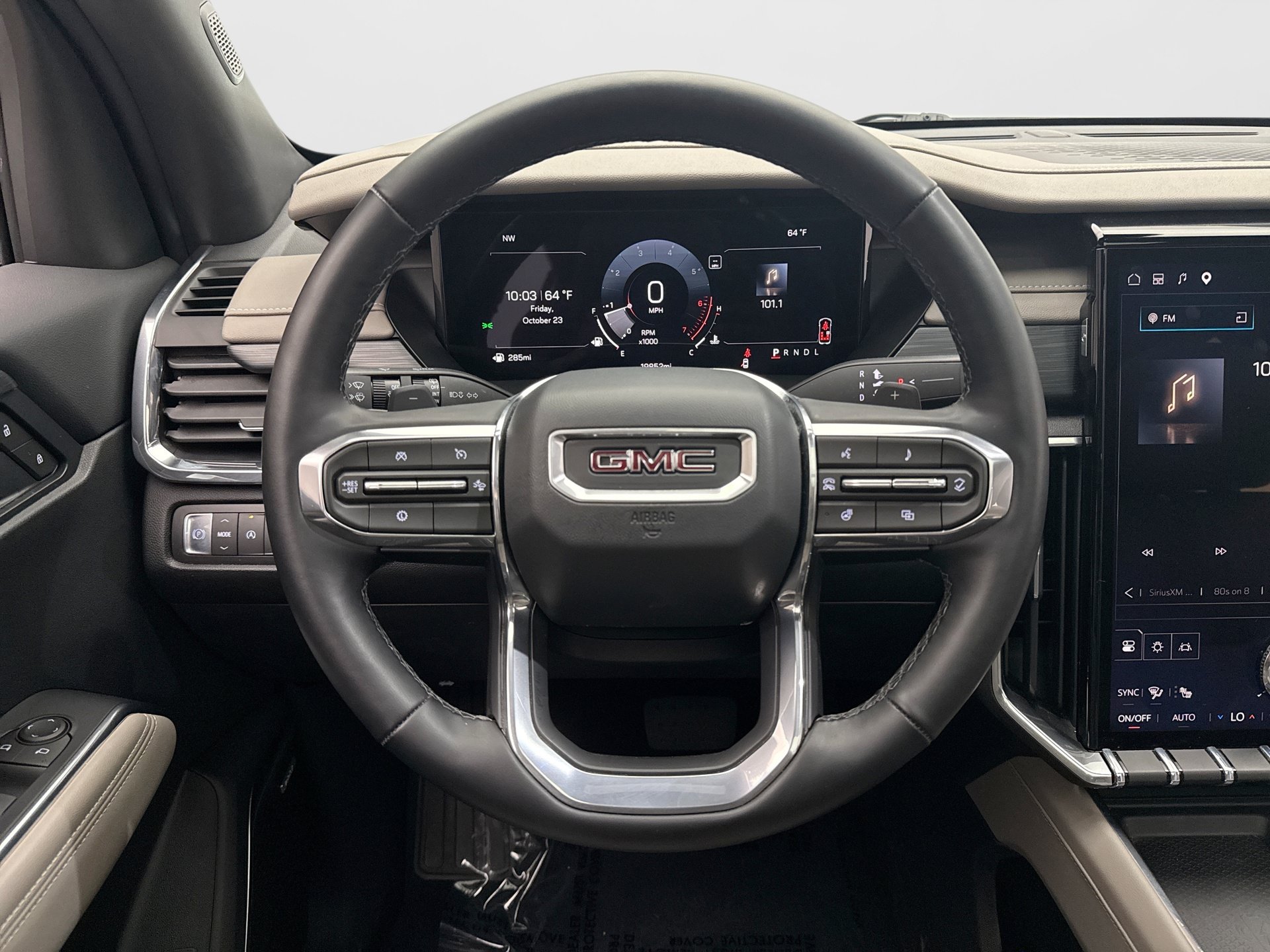 Used 2026 GMC Acadia Elevation w/ Elevation Premium Package FWD image 12