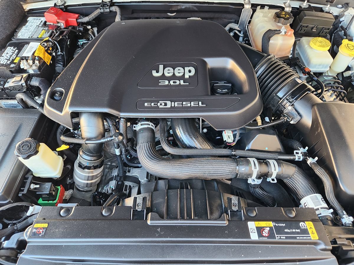 Used 2022 Jeep Wrangler Unlimited Rubicon w/ Cold Weather Group AWD/4WD image 53