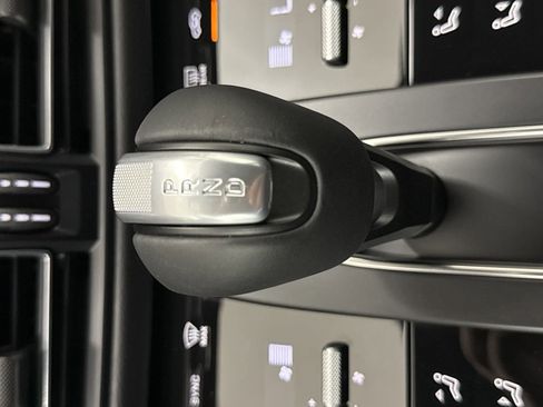 New 2025 Porsche Macan image 31