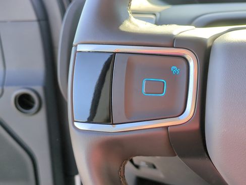 Used 2025 Ford Expedition Active AWD/4WD image 18