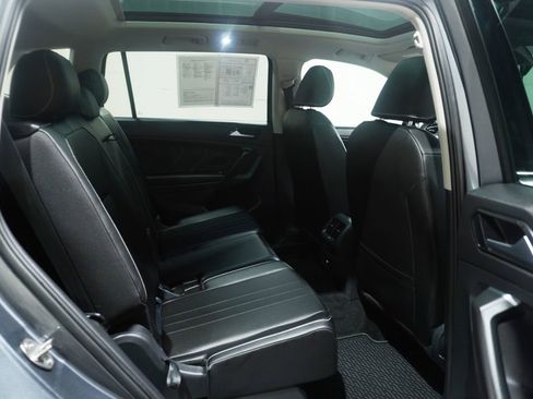 Certified 2023 Volkswagen Tiguan SE w/ Panoramic Sunroof Package image 14
