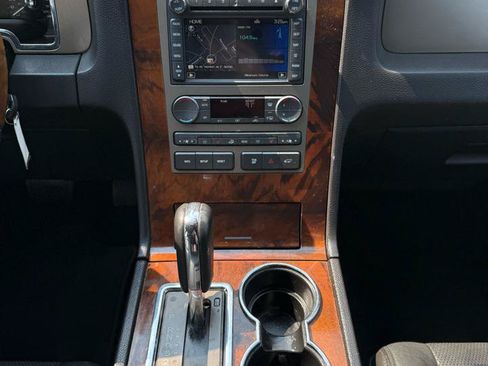 Used 2012 Lincoln Navigator 2WD image 17