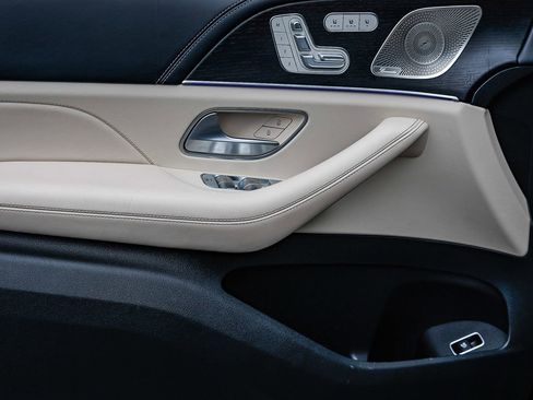 Certified 2023 Mercedes-Benz GLS 63 AMG 4MATIC image 21